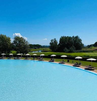 Piscina Cosmopolitan Golf & Country Club