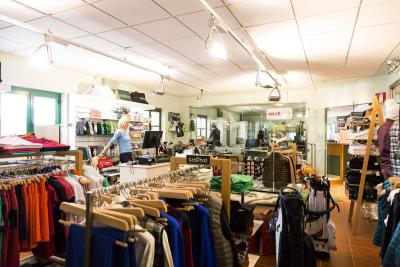 Proshop : Cosmopolitan Golf & Country Club in toscana
