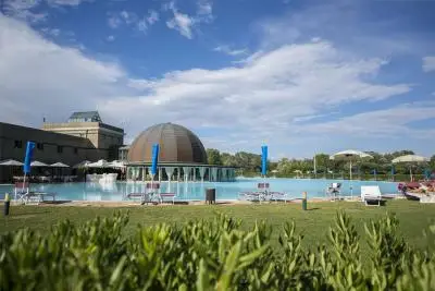 Piscina Cosmopolitan Golf & Country Club